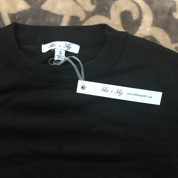 Black sweater with ruffle detail - Picture 3 of 3